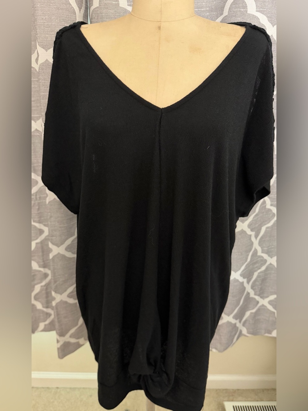 Torrid Knit V-Neck Twist Front Crochet Back Top Deep Black Size 2X New